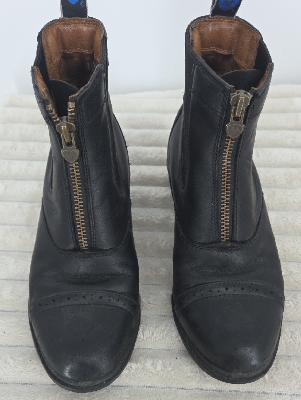 Ariat SOLD - Picture 5 of 13